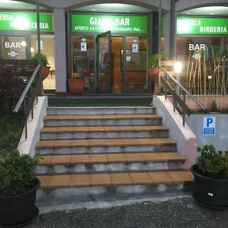 קסטלטו סופרה טיצ'ינו Hotel Lago Maggiore מראה חיצוני תמונה