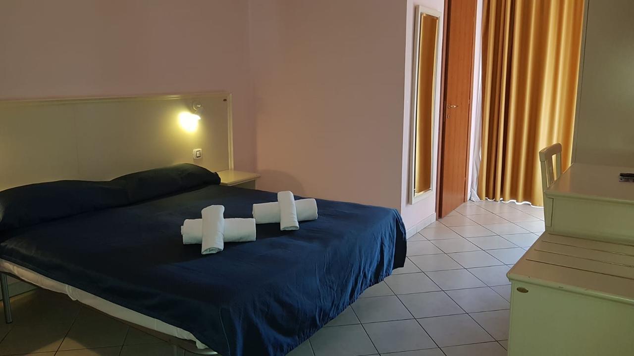 קסטלטו סופרה טיצ'ינו Hotel Lago Maggiore מראה חיצוני תמונה